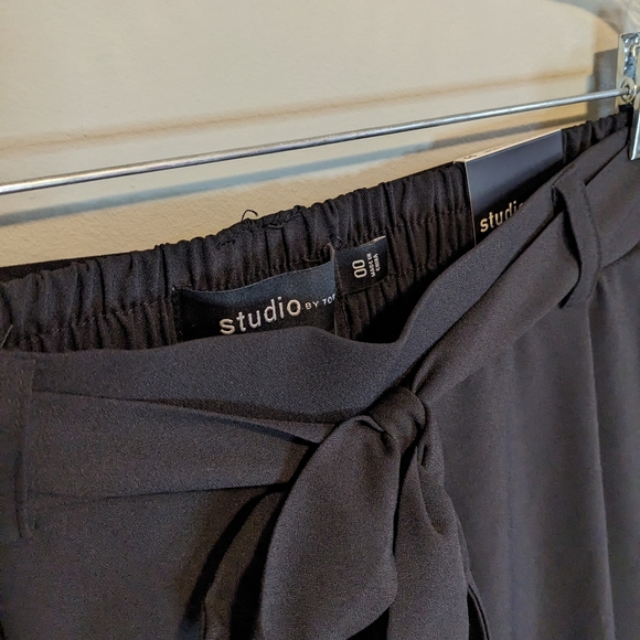 NWT Torrid Pull on Taper Tie Front Studio Stretch Pants, size 00xShort (10) - Picture 5 of 8